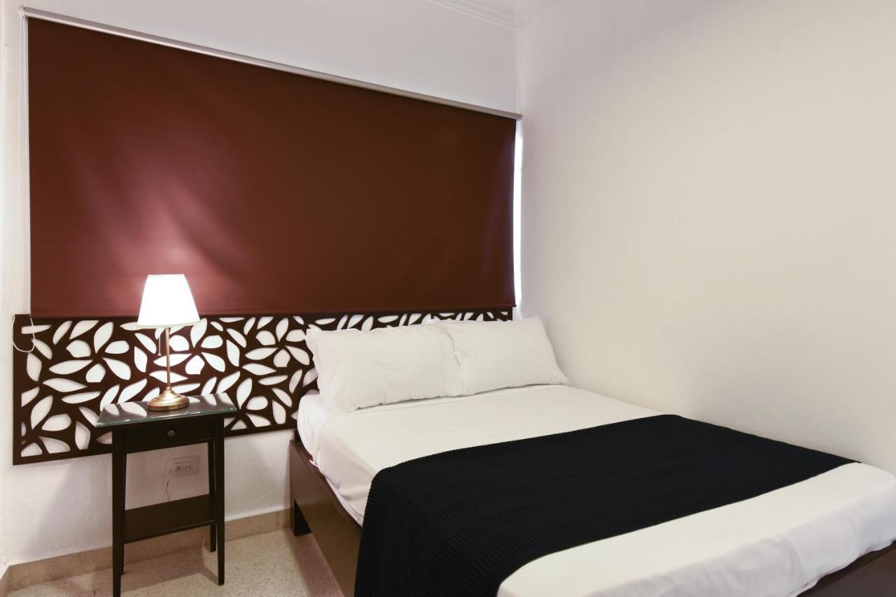 Ph 19 Guesthouse Hotel In Gazcue Santo Domingo Room photo