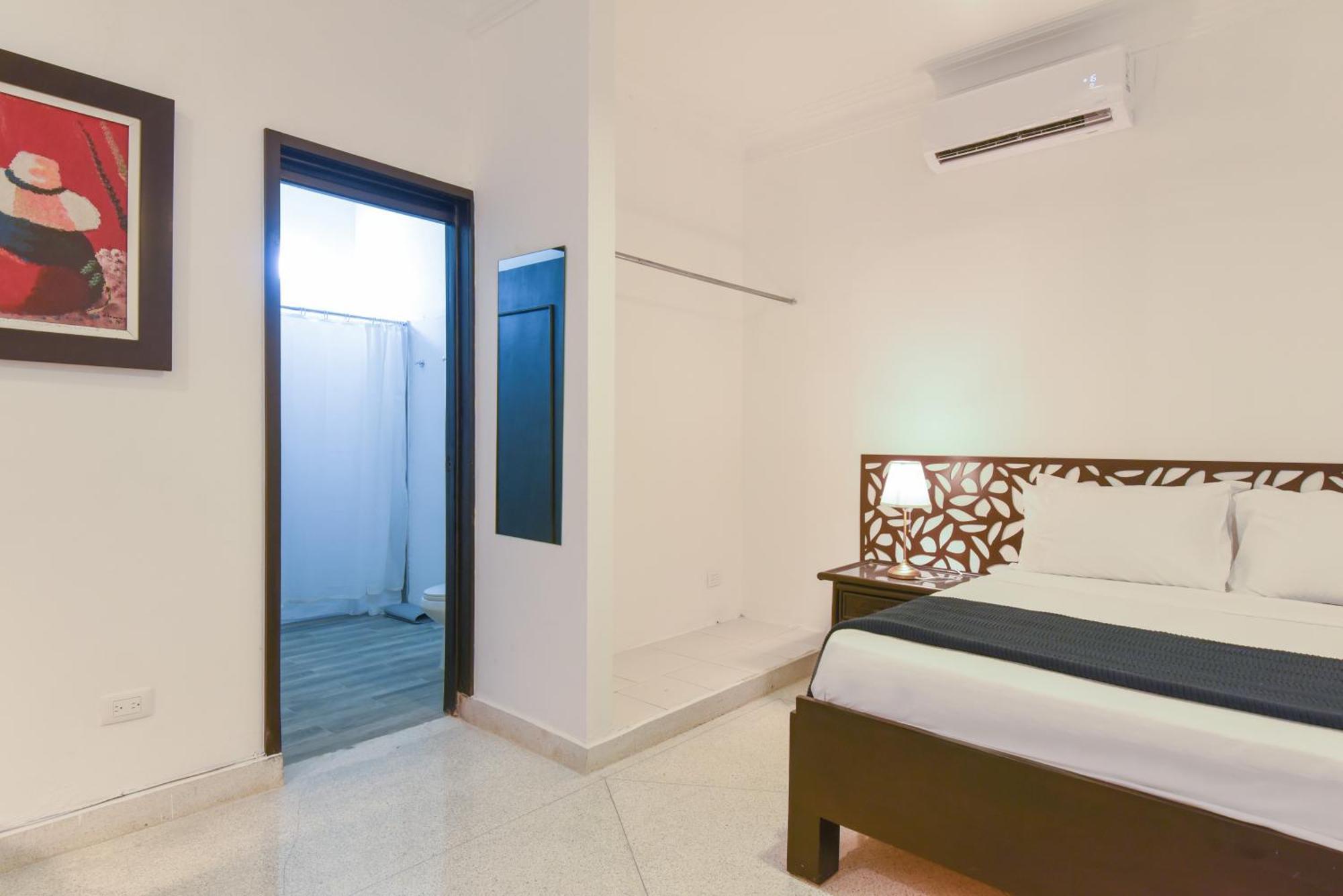 Ph 19 Guesthouse Hotel In Gazcue Santo Domingo Room photo